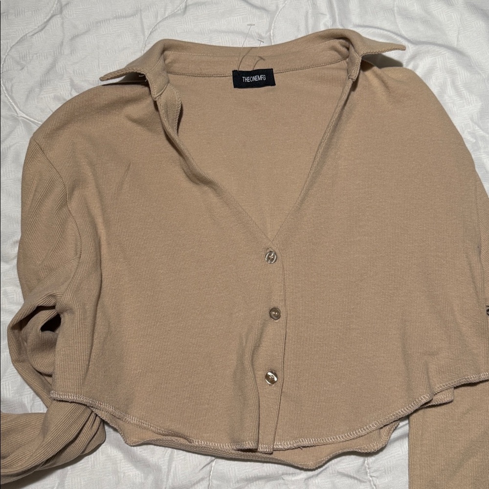 Tan Button-Up Cropped top - Picture 7 of 7